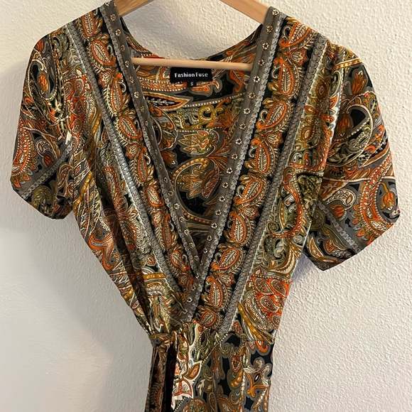 Fall Paisley Wrap Midi Dress - Picture 4 of 10